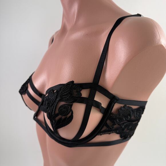 Victorias Secret Floral Embroidered Strappy Open Cup Black Bralette Bra  34DD - Picture 3 of 14